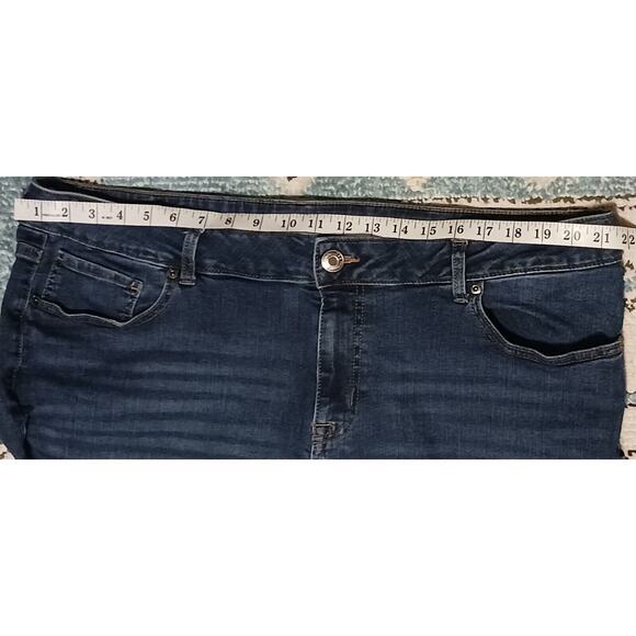 Maurices Mid Rise Straight Stretch Jeans Womens Size 22L Short Blue Meas. 43x32 - Picture 3 of 8